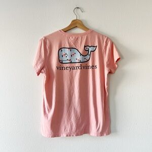 VINEYARD VINES | Floral Whale Basic Logo Pocket Tee | L